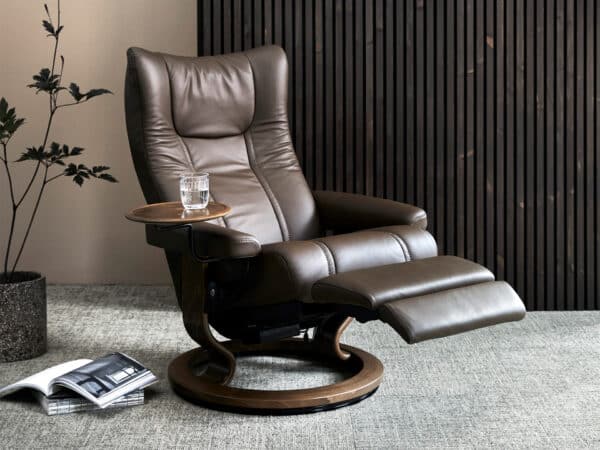 Stressless Wing Power Recliner Walnut Base Chestnut Paloma Leather