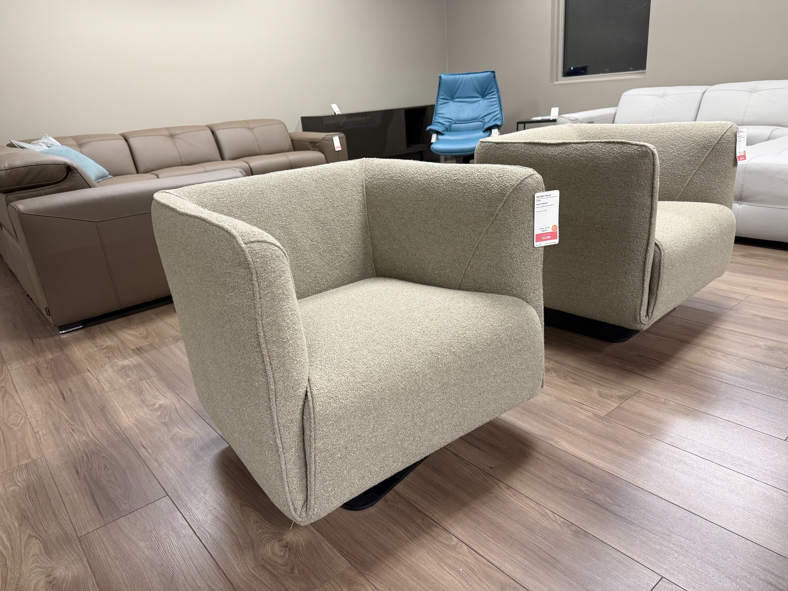 Natuzzi Italia Dodi Swivel Armchair - Image 2