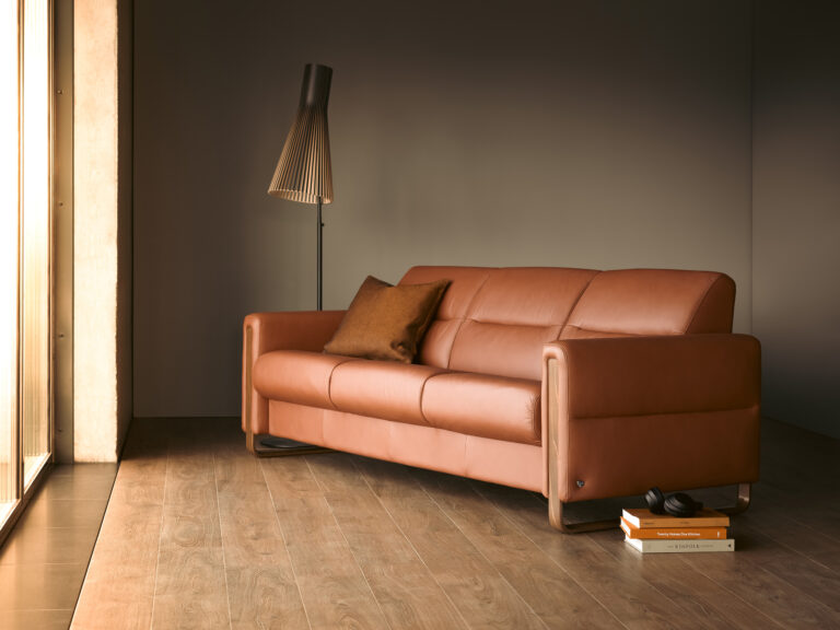 Stressless Fiona Wood Arm Paloma New Cognac : Walnut